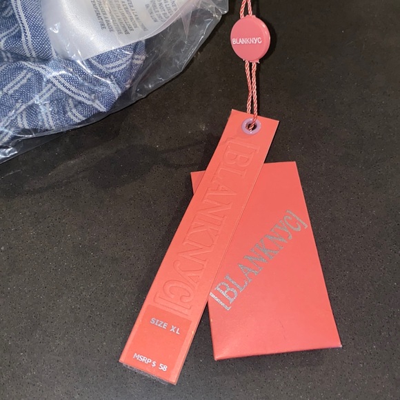 New BLANKNYC chambray stripe top. - Picture 10 of 13